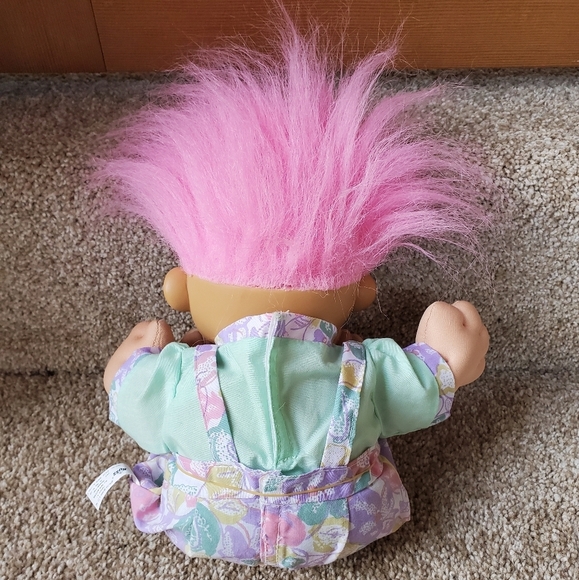 Russ Troll Doll. Pink hair floral outfit - Picture 4 of 5